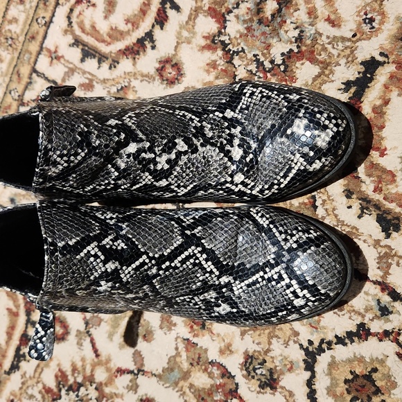 Grey Snake Pattern Booties  - Size 9 - Picture 6 of 6